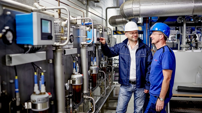 Engineers in the food & beverage factory